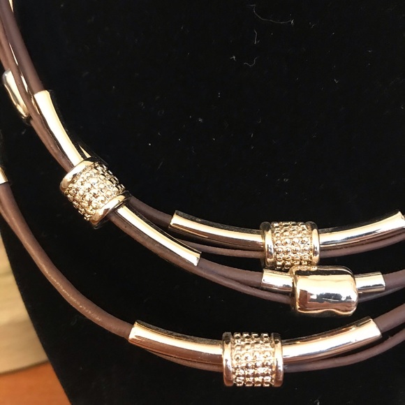NWTChico’s Brown Faux Leather Necklace/Gold Accent - Picture 4 of 9